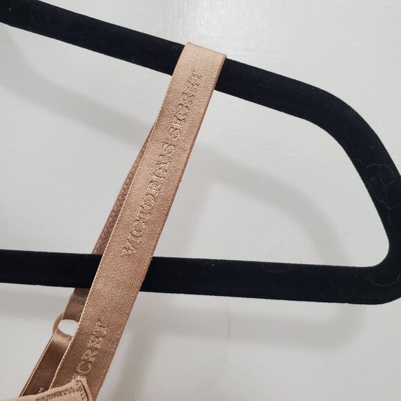 Victoria's Secret Lightly Lined Plunge Vintage Y2K Nude Underwire Bra Size 38D - Picture 3 of 5